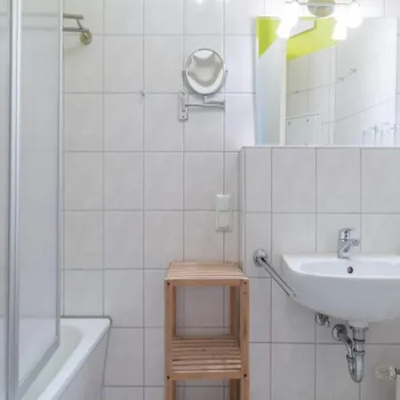 Komfortable Fuer Bis Zu 4 Personen Auf Ruegen アパート